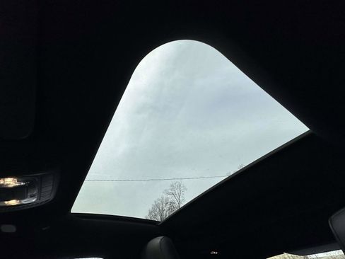 Used 2022 Mercedes-Benz CLA 250 4MATIC image 33