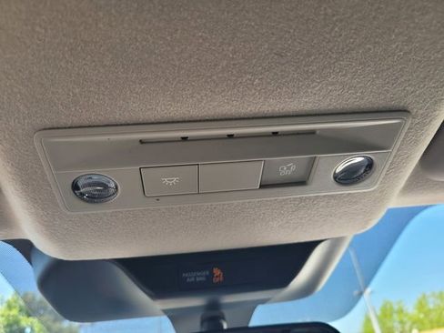 Certified 2025 Nissan Kicks SV FWD image 22