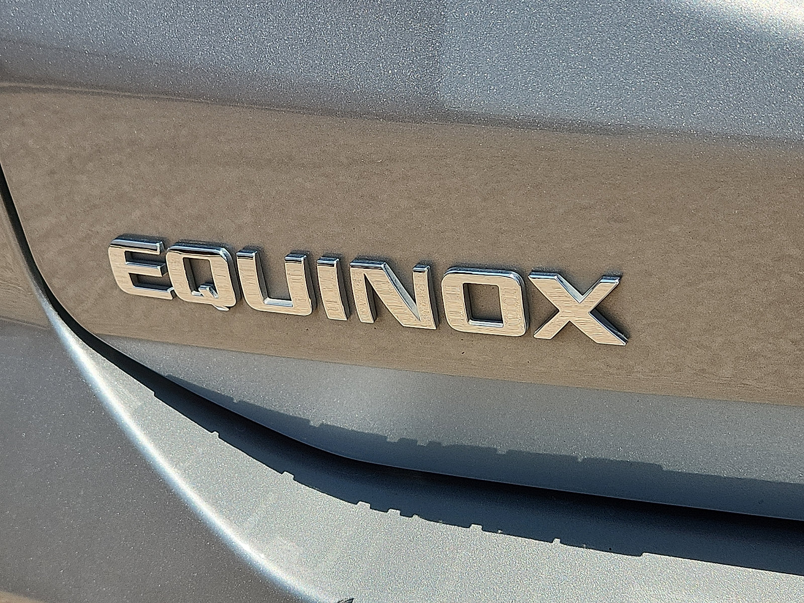 Used 2023 Chevrolet Equinox LT w/ Driver Convenience Package FWD image 9