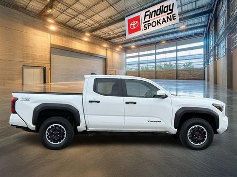 Certified 2025 Toyota Tacoma TRD Off-Road image 4