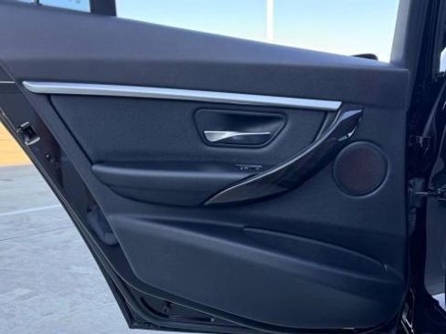 Used 2018 BMW 330i xDrive Sedan w/ Convenience Package image 15