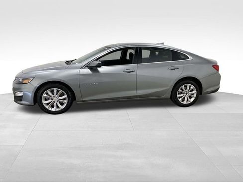 Used 2024 Chevrolet Malibu LT image 2