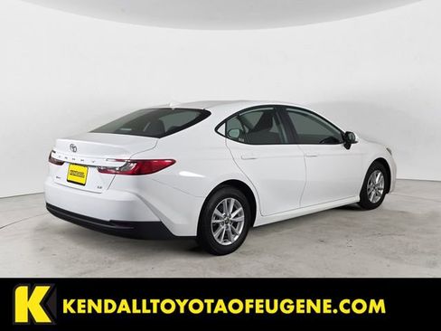 Used 2026 Toyota Camry LE FWD image 5