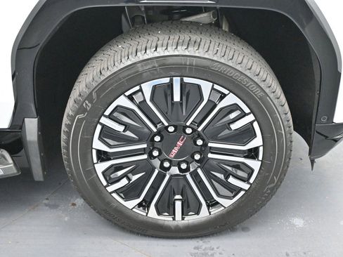 Used 2026 GMC Sierra EV Denali image 33