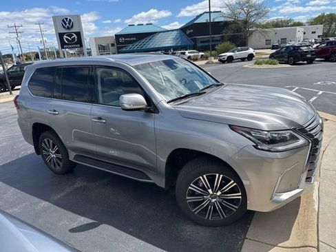 Used 2021 Lexus LX 570 4WD w/ Luxury Package image 3