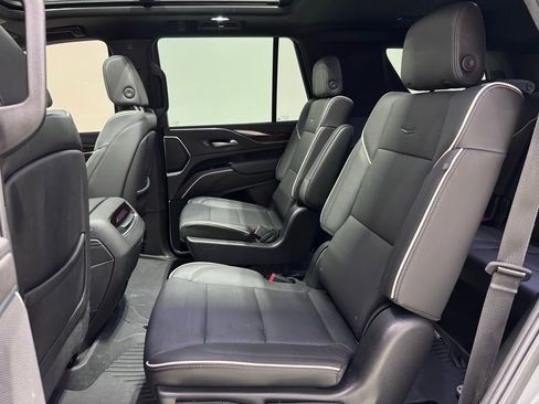 Used 2023 Cadillac Escalade Premium Luxury image 34