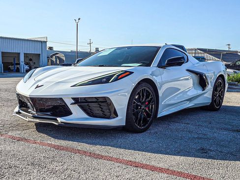 Used 2025 Chevrolet Corvette Stingray Preferred Cpe w/ Stealth Interior Trim Package RWD image 3