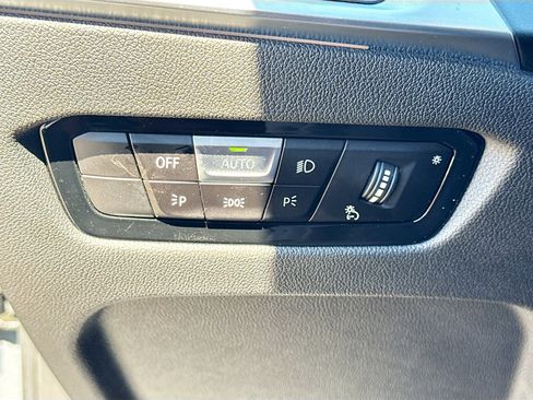 Used 2023 BMW 330i Sedan w/ Premium Package image 35