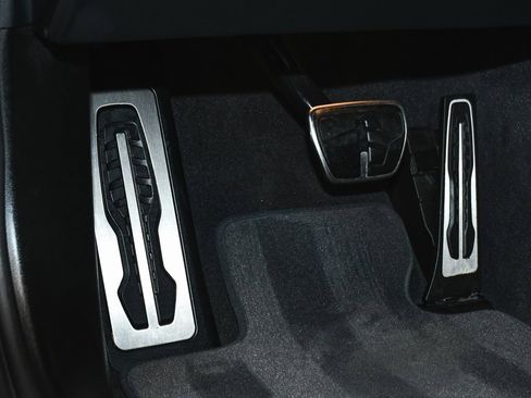 Used 2025 BMW M5 w/ Executive Package image 26