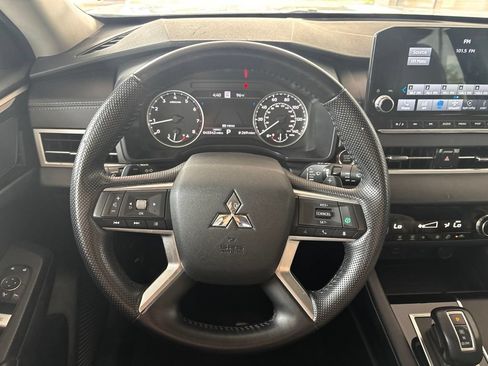Used 2024 Mitsubishi Outlander SE FWD image 16