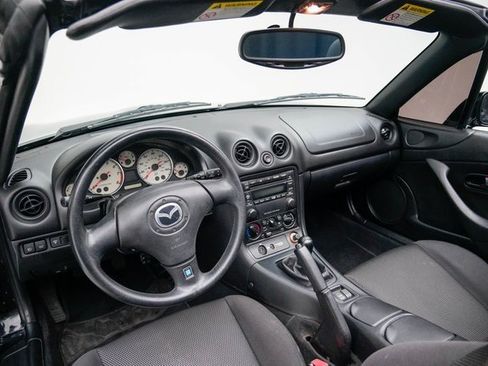 Used 2003 MAZDA MX-5 Miata image 24
