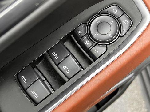 Used 2025 GMC Sierra 3500 Denali Ultimate image 30