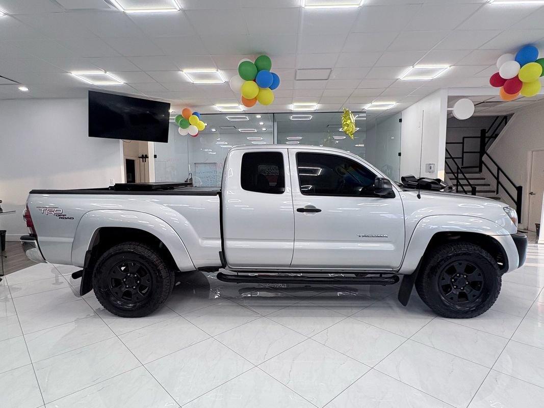 Used 2010 Toyota Tacoma 4x4 Access Cab V6 image 5