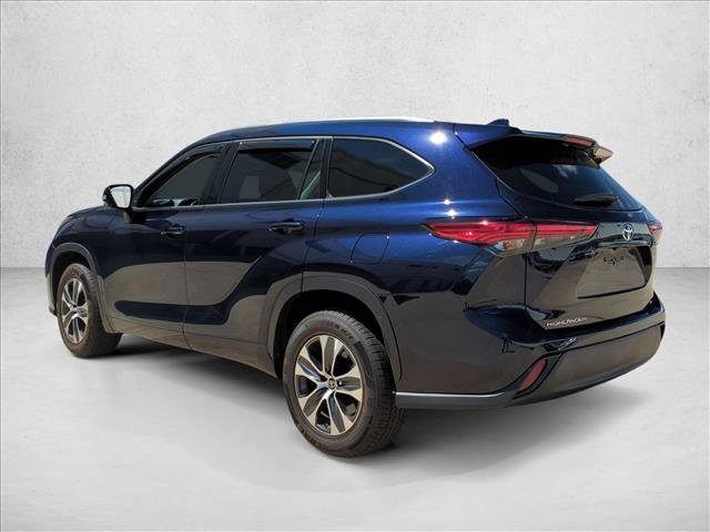 Used 2021 Toyota Highlander XLE FWD image 7