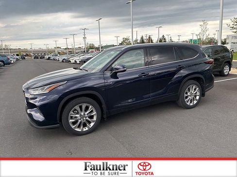 Used 2025 Toyota Highlander Limited AWD/4WD image 20