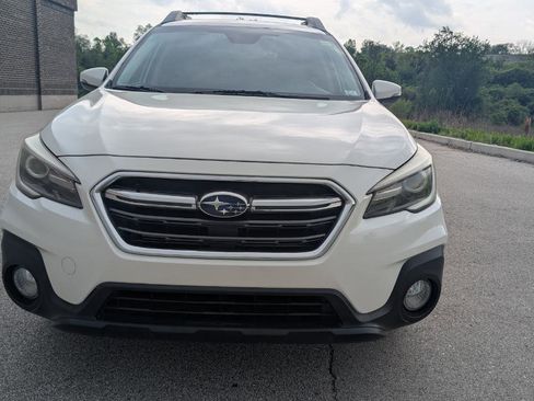 Used 2019 Subaru Outback 2.5i Limited AWD/4WD image 2