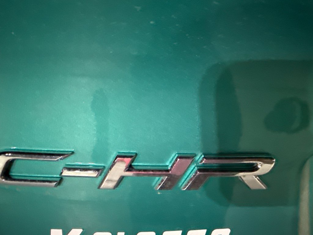 Used 2018 Toyota C-HR XLE FWD image 5