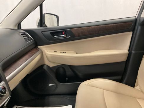 Used 2016 Subaru Outback 2.5i Limited AWD/4WD image 23
