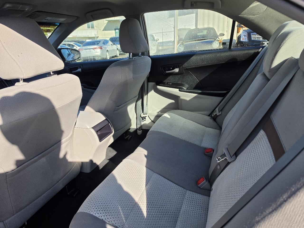 Used 2012 Toyota Camry LE FWD image 22