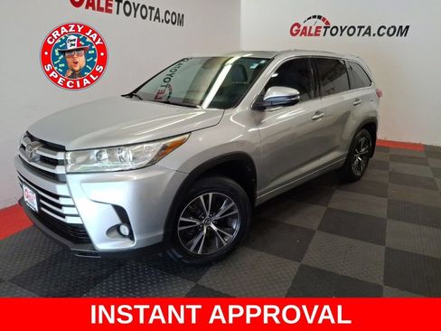 Used 2018 Toyota Highlander Plus AWD/4WD image 1