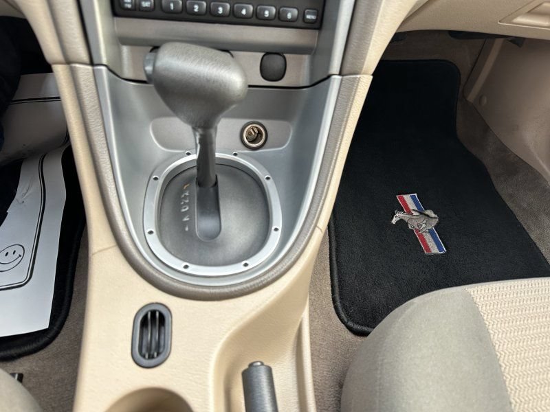 Used 2004 Ford Mustang Coupe RWD image 18