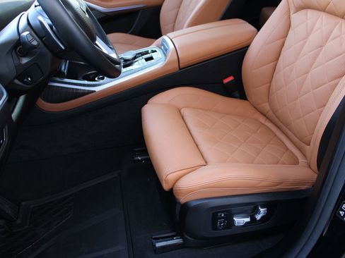 Used 2025 BMW X7 xDrive40i image 23