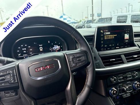 Used 2023 GMC Yukon XL AT4 w/ AT4 Premium Plus Package AWD/4WD image 10