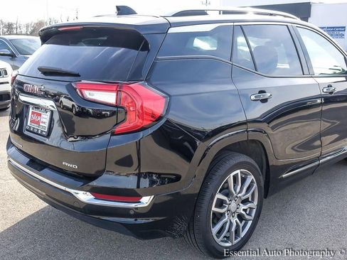 Used 2024 GMC Terrain Denali w/ Denali Premium Package image 8