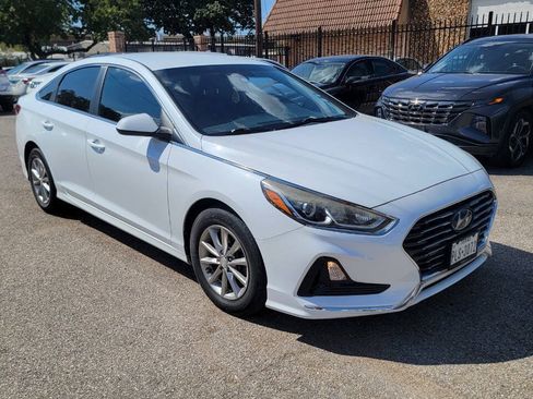Used 2018 Hyundai Sonata SE FWD image 2