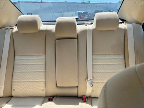 Used 2015 Toyota Camry LE FWD image 15