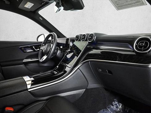 Certified 2025 Mercedes-Benz GLC 300 4MATIC image 23