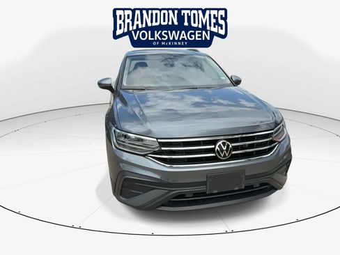 Used 2022 Volkswagen Tiguan SE FWD image 3