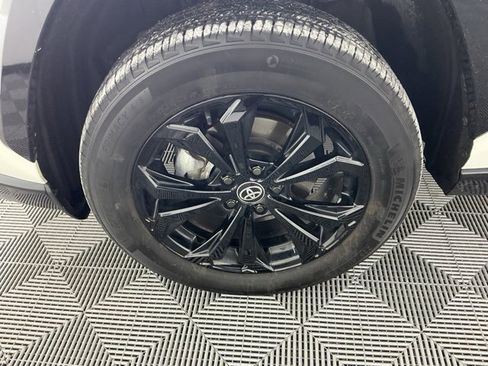 Used 2022 Toyota RAV4 XSE image 18