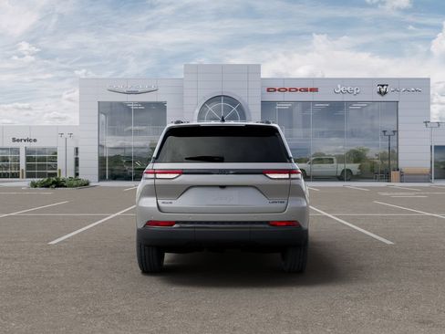 New 2025 Jeep Grand Cherokee Limited w/ Luxury Tech Group II AWD/4WD image 8
