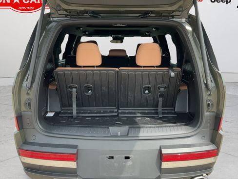 Used 2025 Hyundai Santa Fe Limited FWD image 21