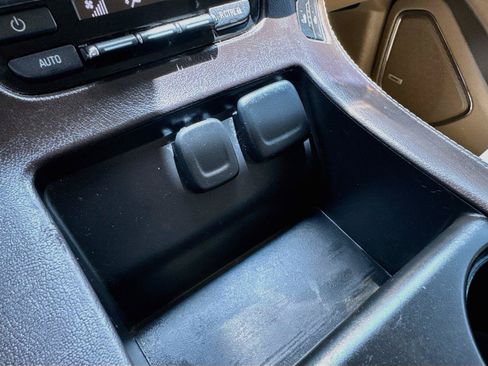 Used 2019 Chevrolet Suburban LT RWD image 22