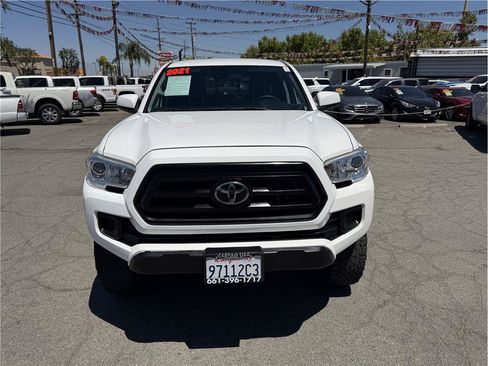 Used 2021 Toyota Tacoma SR AWD/4WD image 17