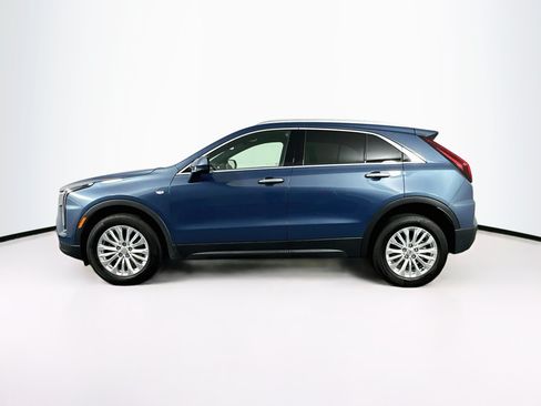 Used 2024 Cadillac XT4 Luxury w/ Cold Weather Package FWD image 4
