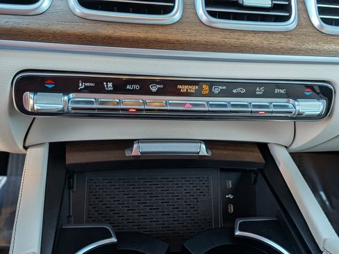 Certified 2025 Mercedes-Benz GLS 450 4MATIC image 24