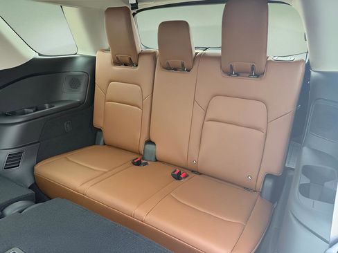 New 2026 Nissan Pathfinder SL image 13