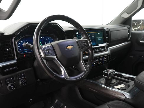 Used 2022 Chevrolet Silverado 1500 LTZ AWD/4WD image 26