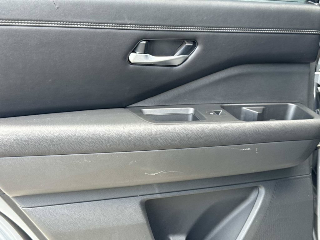 Used 2024 Nissan Pathfinder Platinum w/ Cargo Package FWD image 14