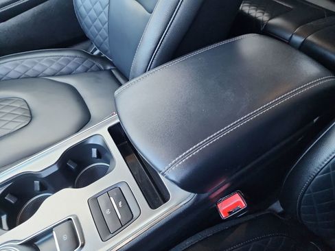 Used 2024 Ford Edge Titanium image 31