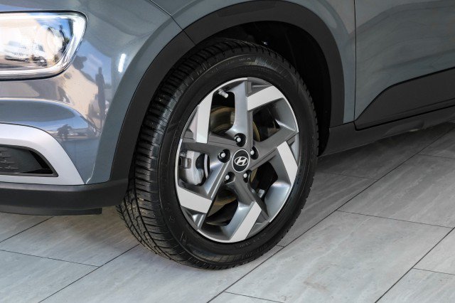 Used 2024 Hyundai Venue SEL FWD image 56