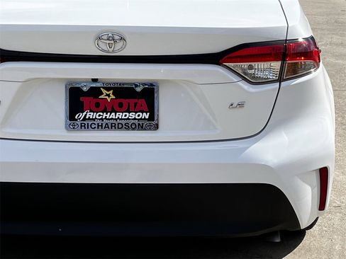 Used 2024 Toyota Corolla LE image 6