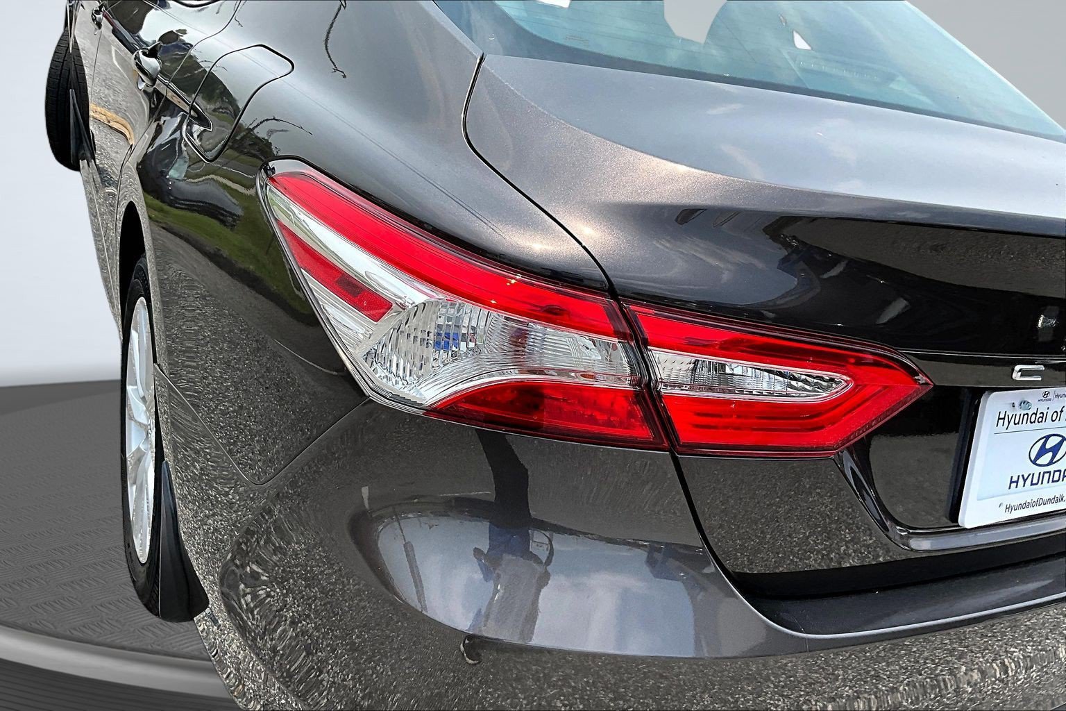 Used 2019 Toyota Camry LE FWD image 20