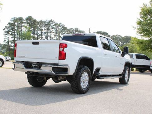 Used 2022 Chevrolet Silverado 2500 LT w/ Convenience Package AWD/4WD image 5