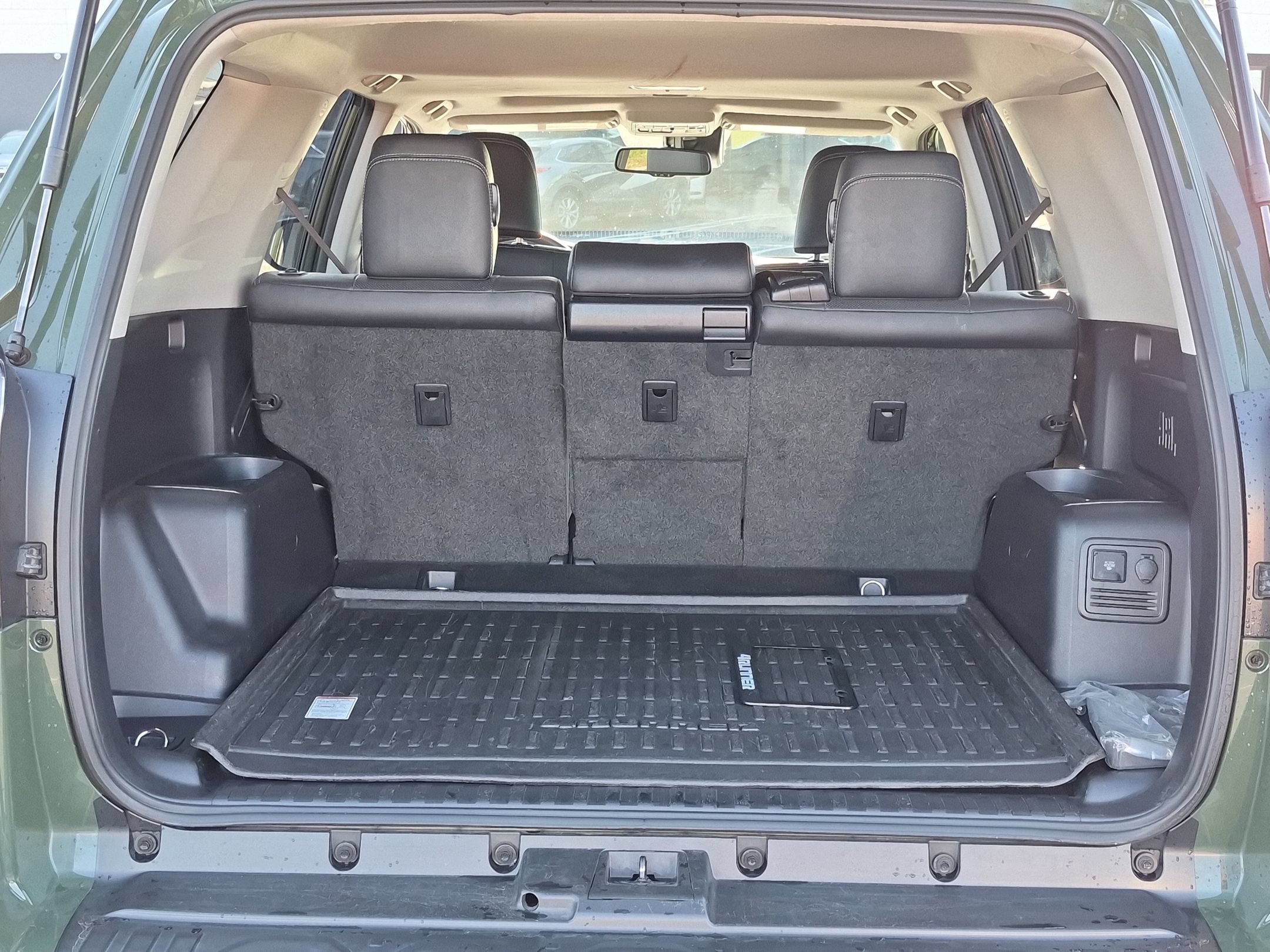 Used 2022 Toyota 4Runner Limited AWD/4WD image 32