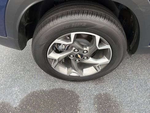 Used 2024 Chevrolet Trax LT FWD image 36