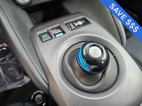 Used 2025 Nissan Leaf S FWD image 21